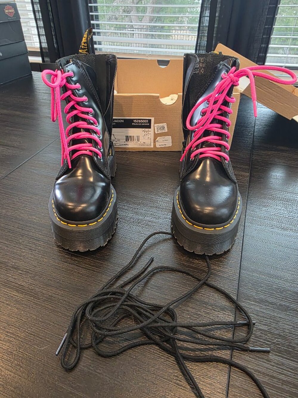 DR. MARTENS JADON BLACK LADIES BOOTS, SIZE 6